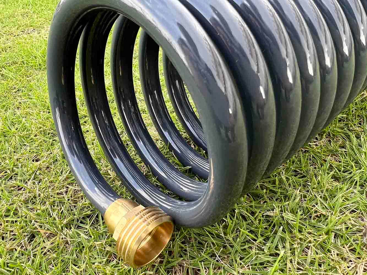 SANFU brass fittings provide easy attachment to standard garden spigots.
