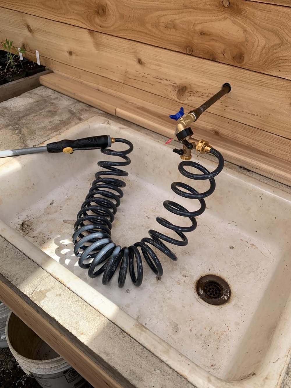 SANFU PU Recoil Hose resists kinks and tangles during use.