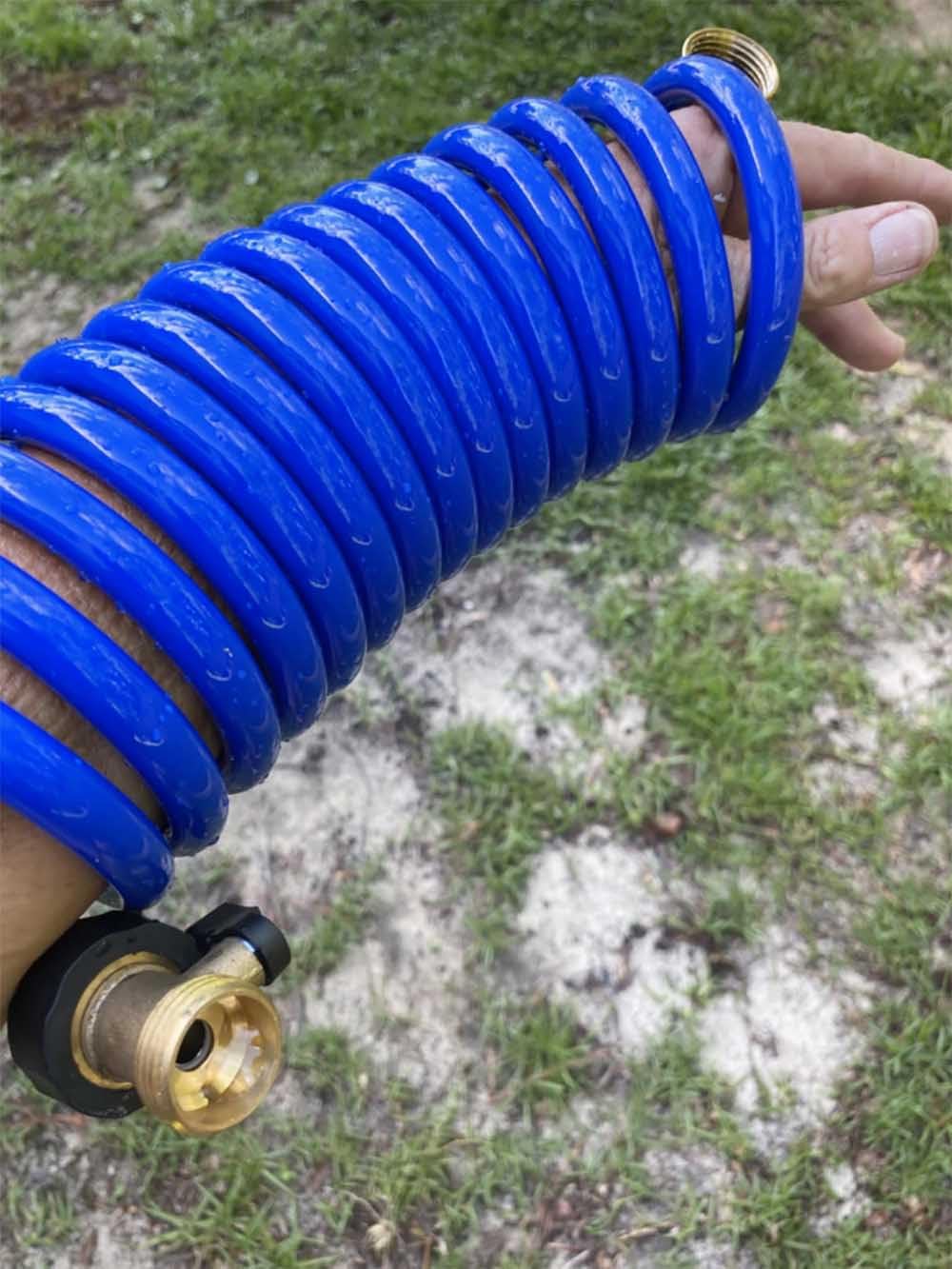 SANFU retractable hose on boats keeps deck tidy and organized.
