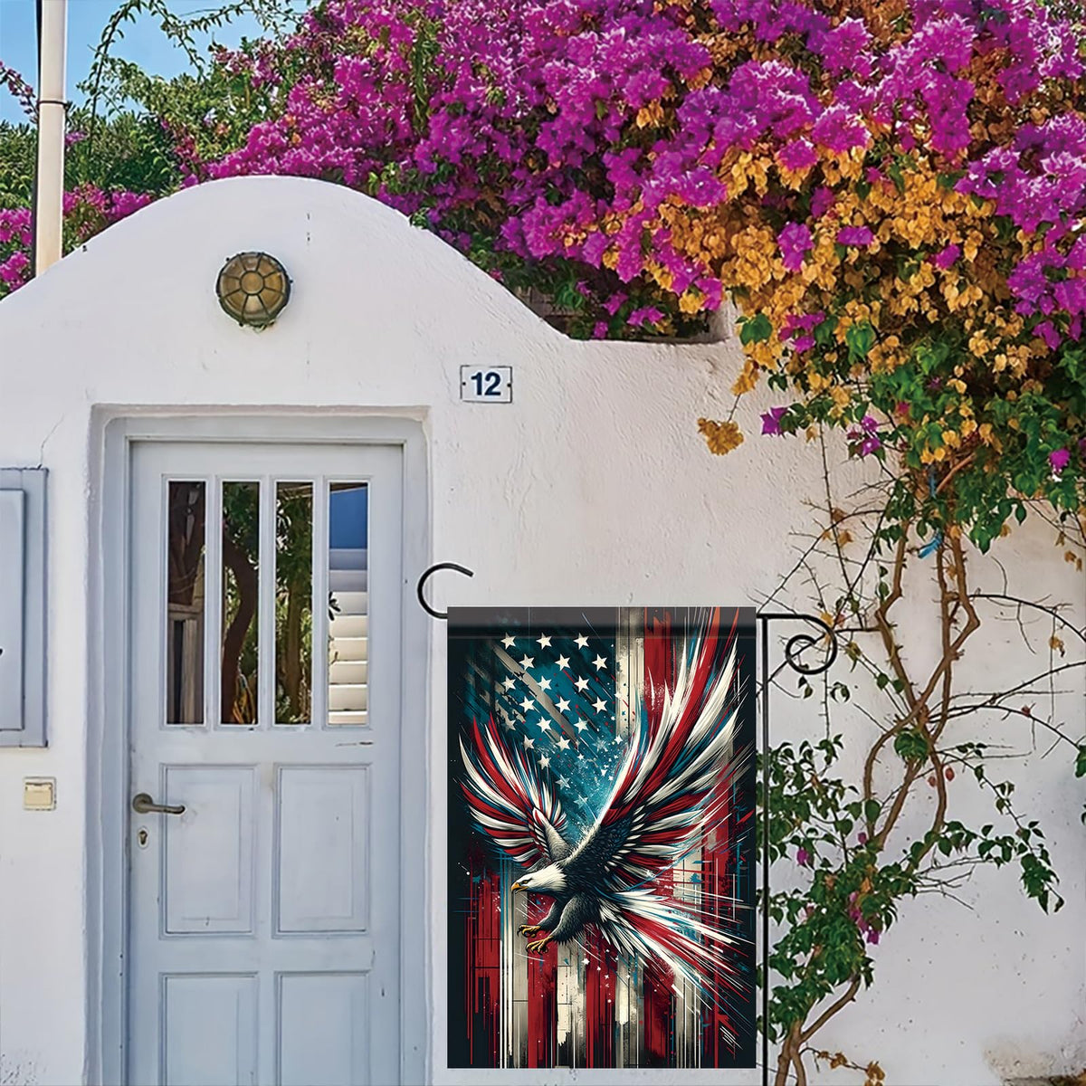 Saoplasa patriotic flag mounted on a standard garden bracket for quick updates.