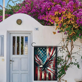 Saoplasa patriotic flag mounted on a standard garden bracket for quick updates.