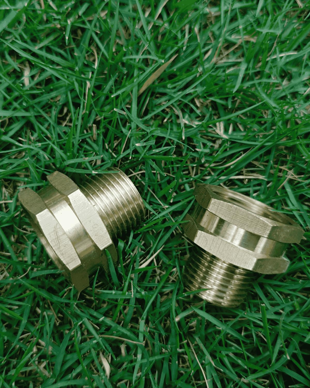 SARANICE garden hose connection ready for outdoor faucets and hoses