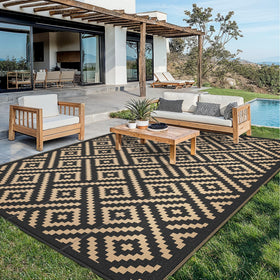 Sarben outdoor rug is waterproof and easy to clean with hose or cloth.