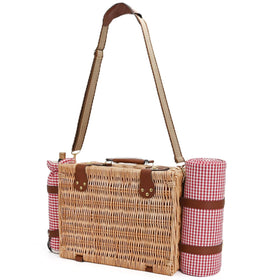 SatisInside camping and holiday picnic basket ready for easy outings.