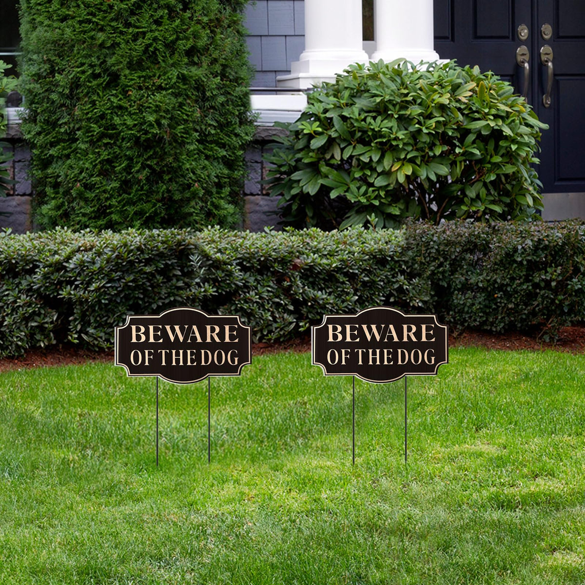 Sawysine dog warning sign on fence boosts visibility and safety.
