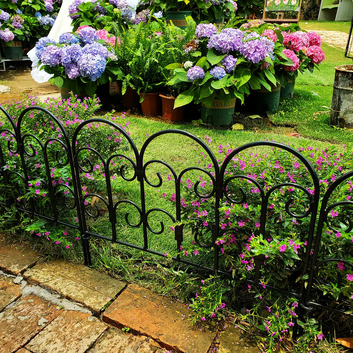 SCENDOR five-pack border panels ready to shape your garden.