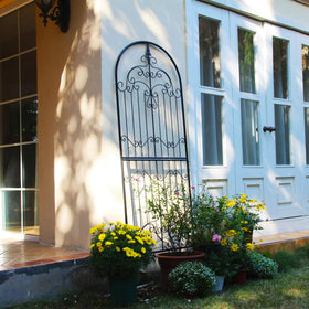 SCENDOR Garden Trellis close-up showing durable finish