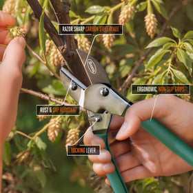 Scotts 8-in Anvil Pruner grip for comfortable, non-slip pruning sessions.
