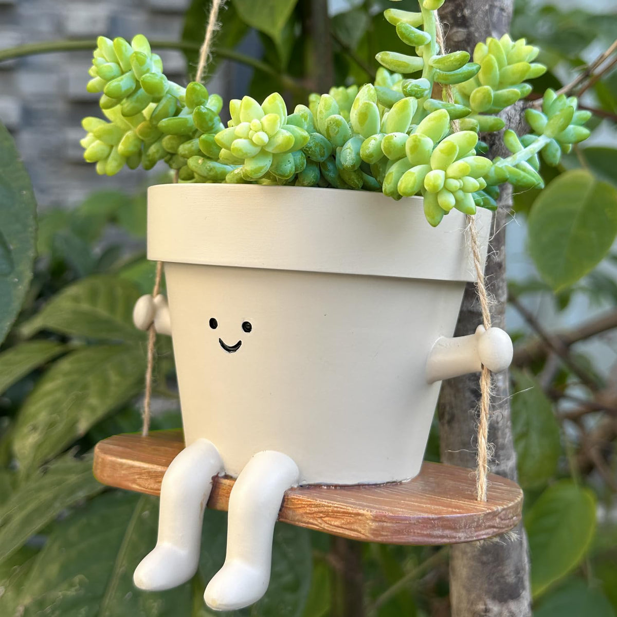 Scuyari face pot makes a charming gift idea for plant lovers.