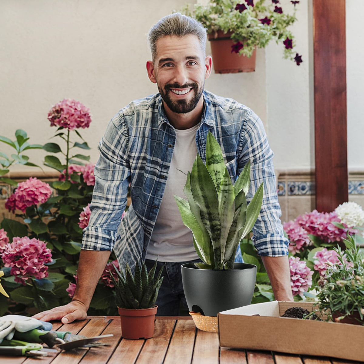 Gift-ready SE SUN-E planters for plant lovers and home décor.