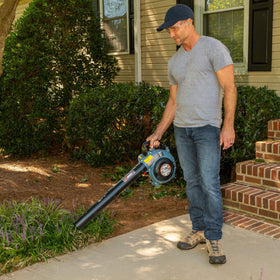 SENIX 4QL in action over leaves demonstrating strong airflow for faster clearing.