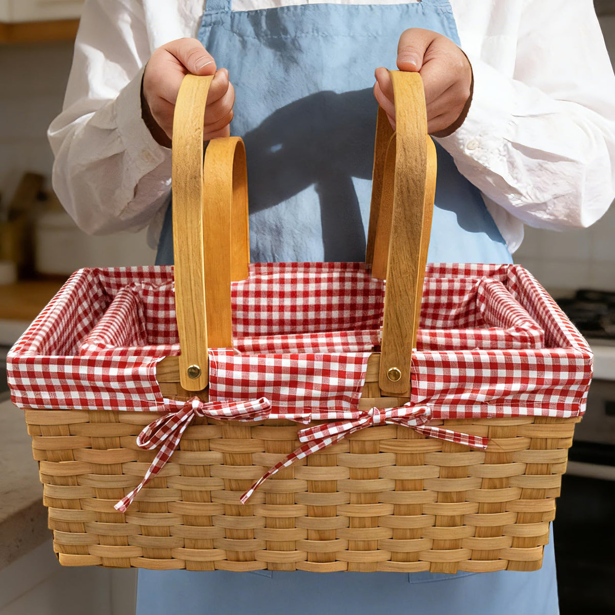 Seuqhck picnic basket gift-ready presentation suitable for weddings or home decor