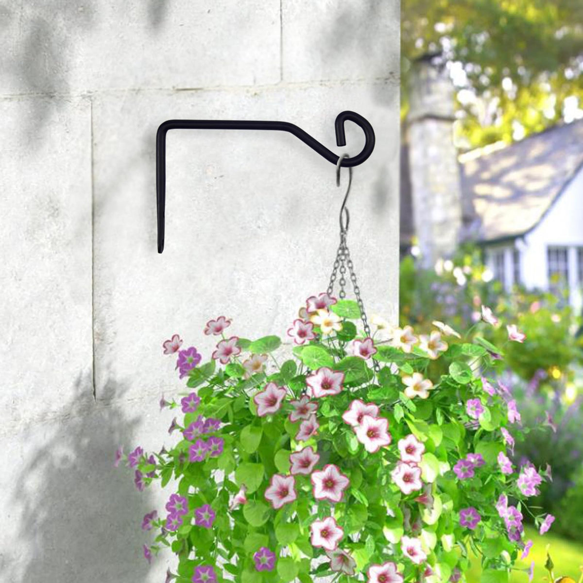 Sexoeie two-pack hooks for versatile vertical arrangement in garden, balcony, or patio.