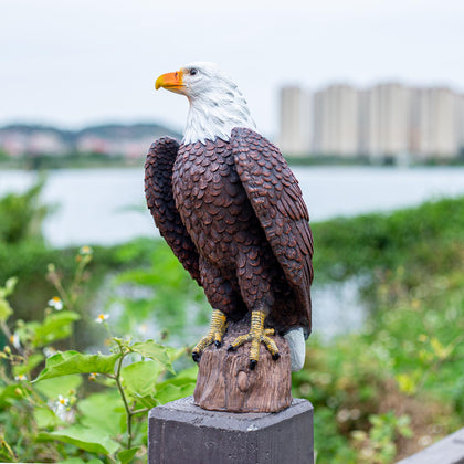 SHAODIE eagle sculpture front view highlights hand-painted detail for outdoor display