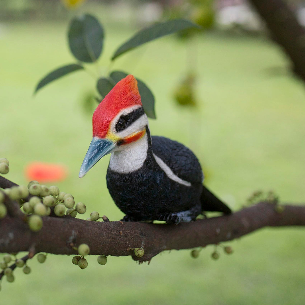 SHAODIE weather-resistant woodpecker statue withstands sun and rain