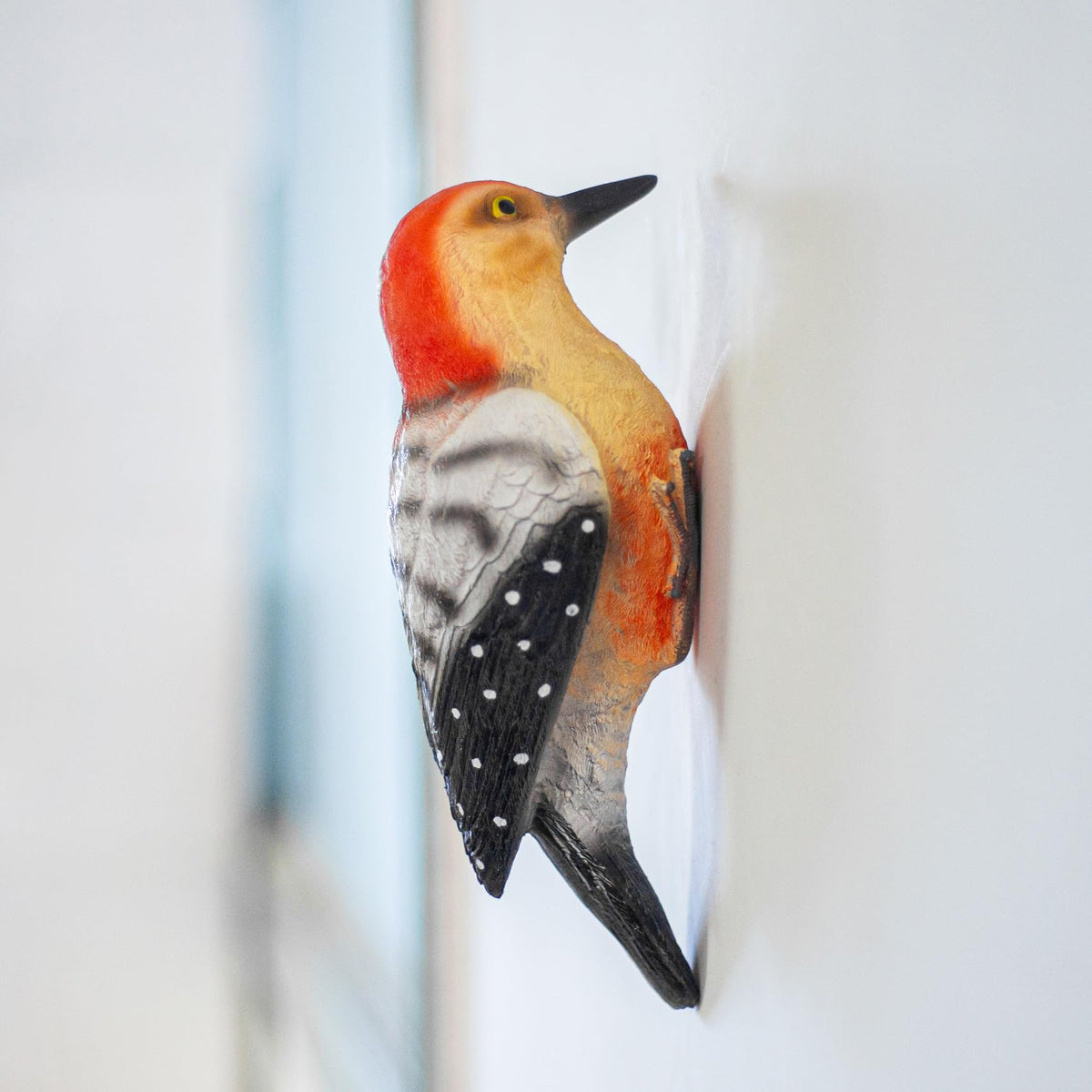 SHAODIE patio-friendly bird statue for porches, lawns, and tiki spaces.