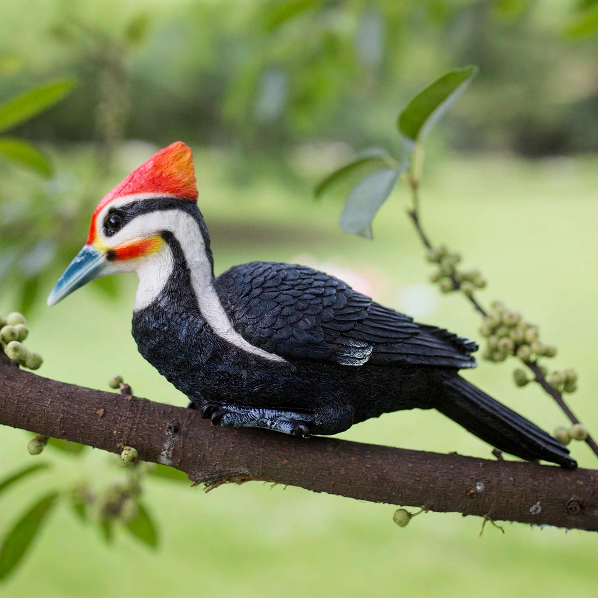SHAODIE woodpecker statue mounted on tree trunk enhances yard visuals