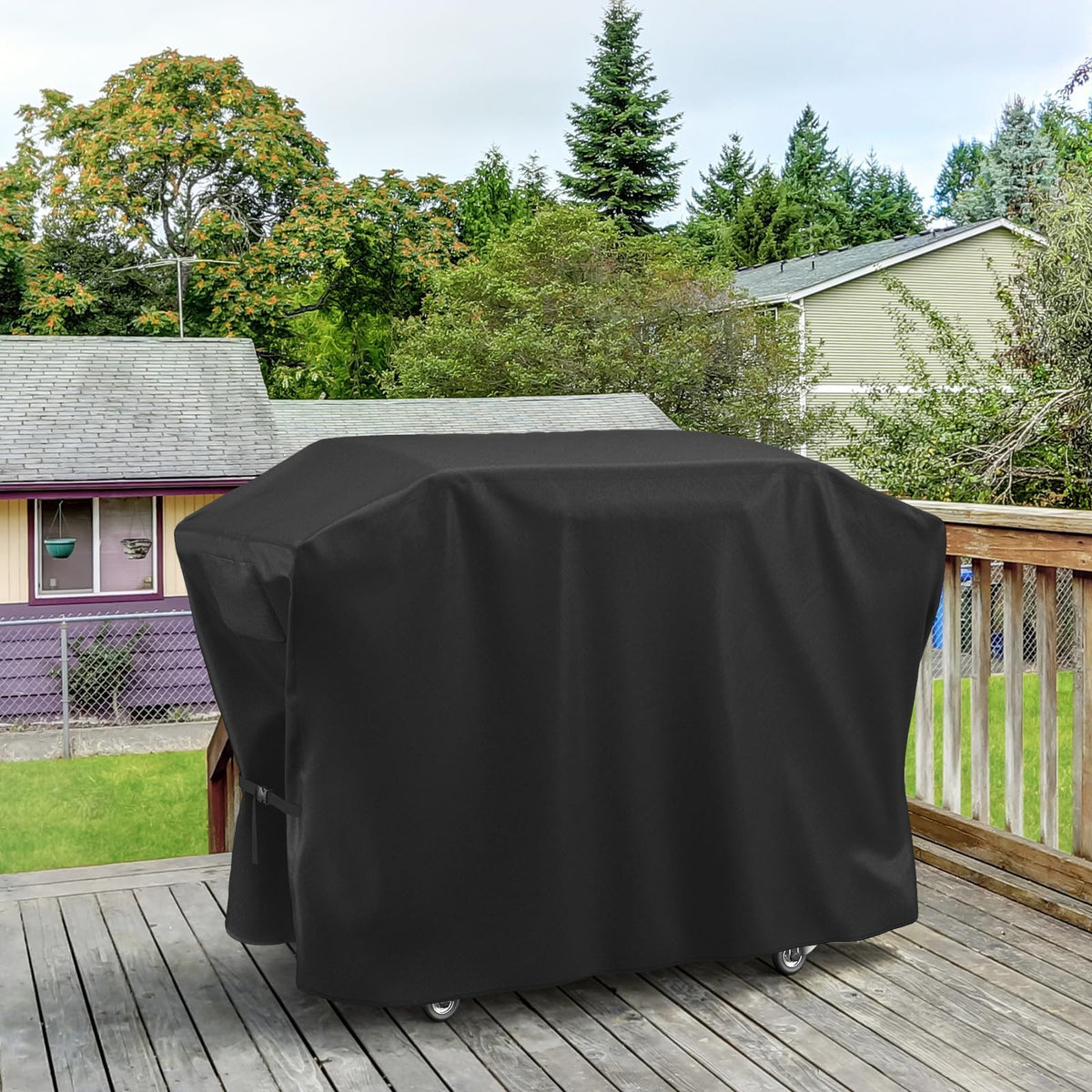 SHINESTAR 600D fabric offers rugged durability for year-round outdoor use.
