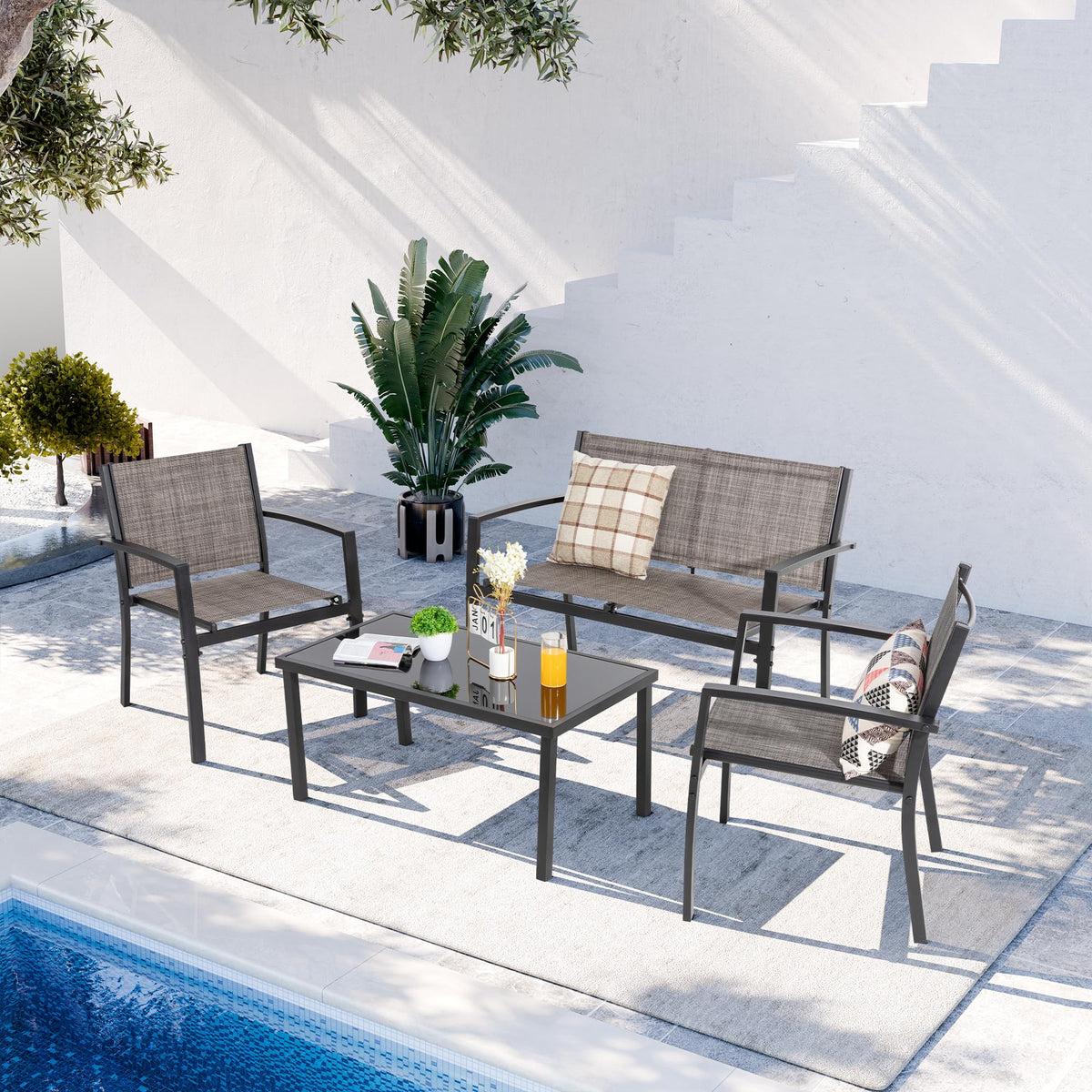 Shintenchi single chair back design, ergonomic curve enabling easy movement.
