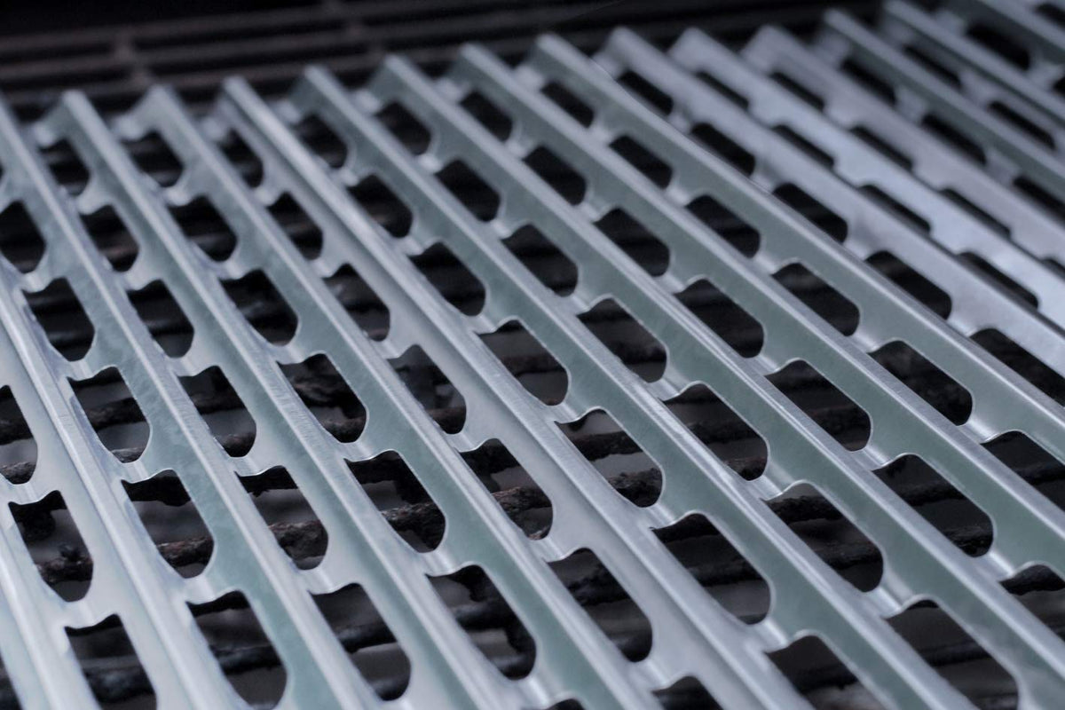Shiny Innovations hygienic grill surface keeps your cooking area clean.