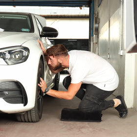 SHINY-V versatile kneeling pad for home projects