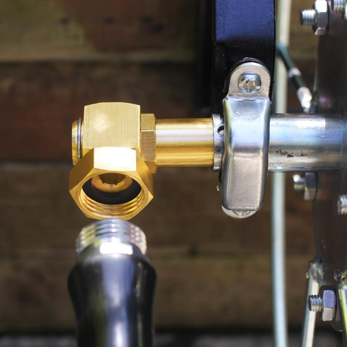 SIGURANTA sealing tape pack to aid leak prevention