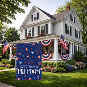 Siilues gift ready patriotic flag for 4th of July celebrations.