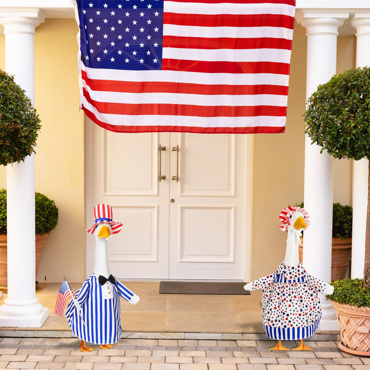 Silicherry 4th of July goose costume shows blue white red colors for celebrations