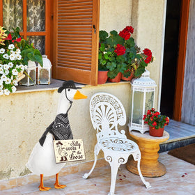 Silicherry porch goose decoration on lawn demonstrates versatile display.