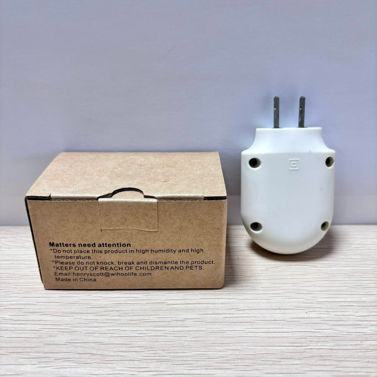 Simashts Mosquito Repeller emphasizes no candles, no flames for safe use.