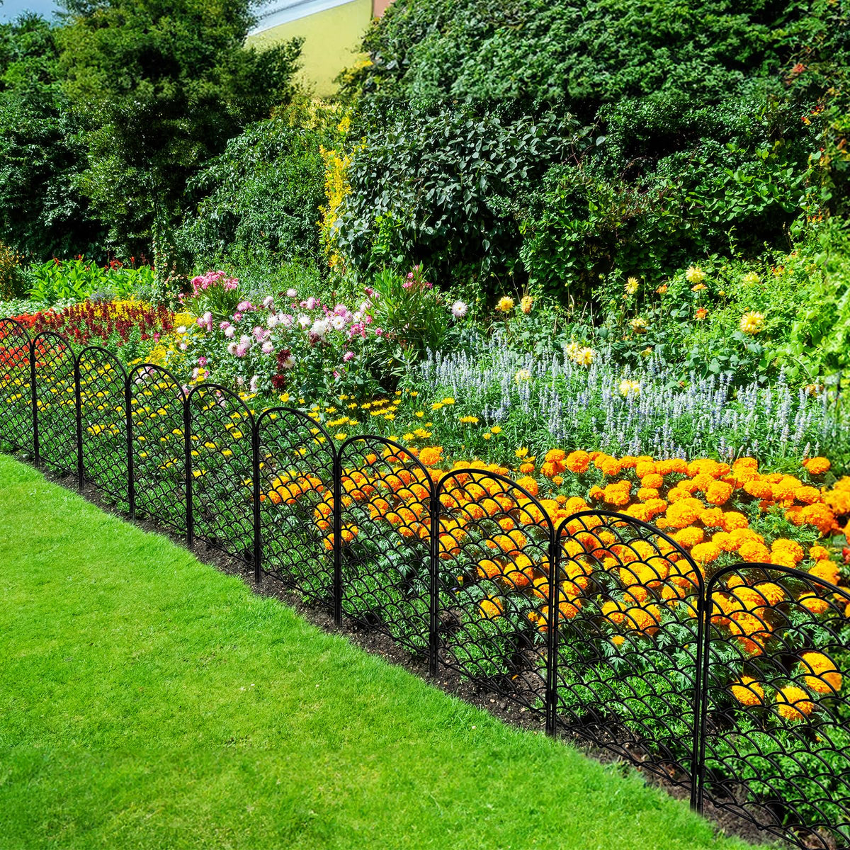 Skcoipsra arched fence panels offer modular options for L, O, or Z shapes.