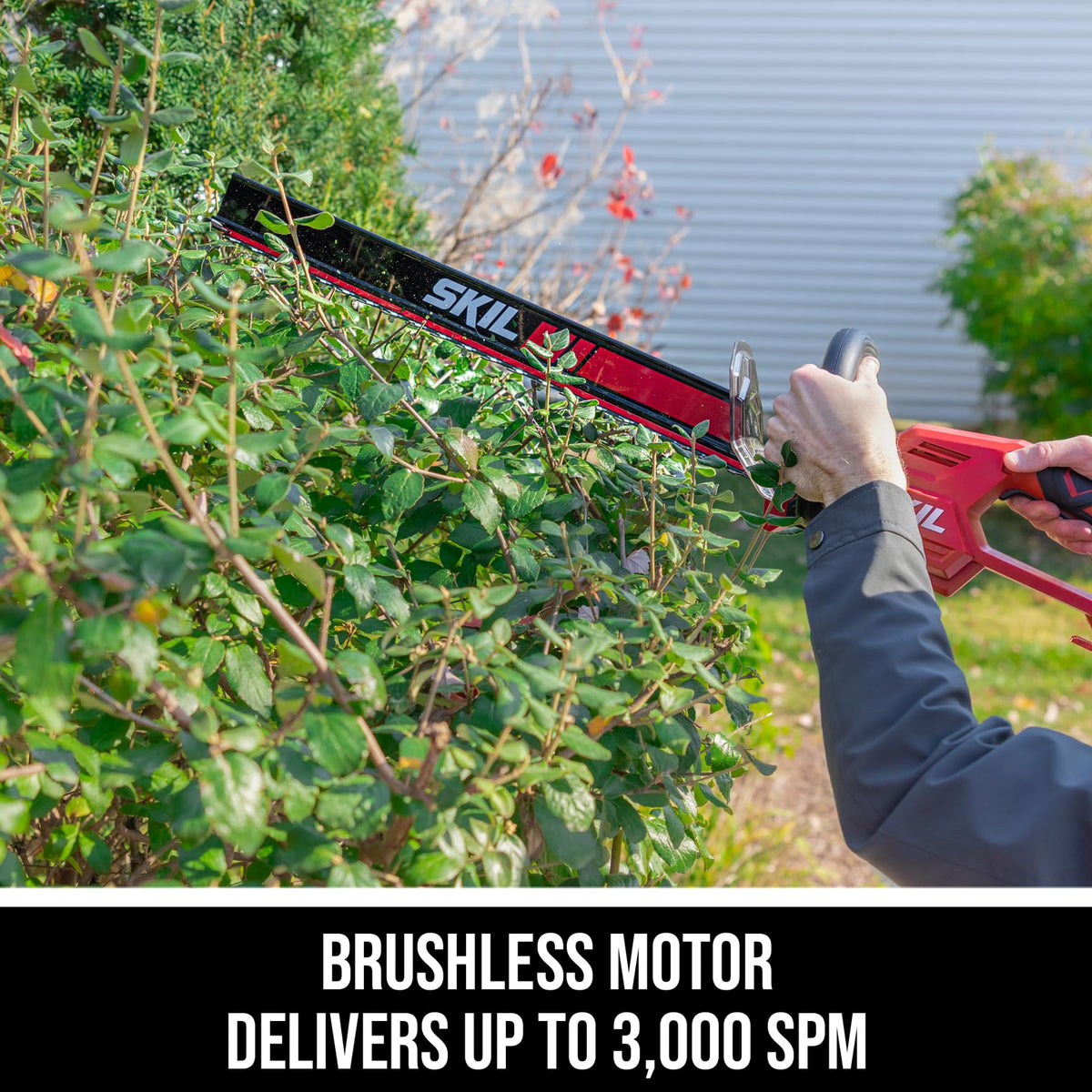 Skil PWR CORE brushless motor for efficient trimming performance.