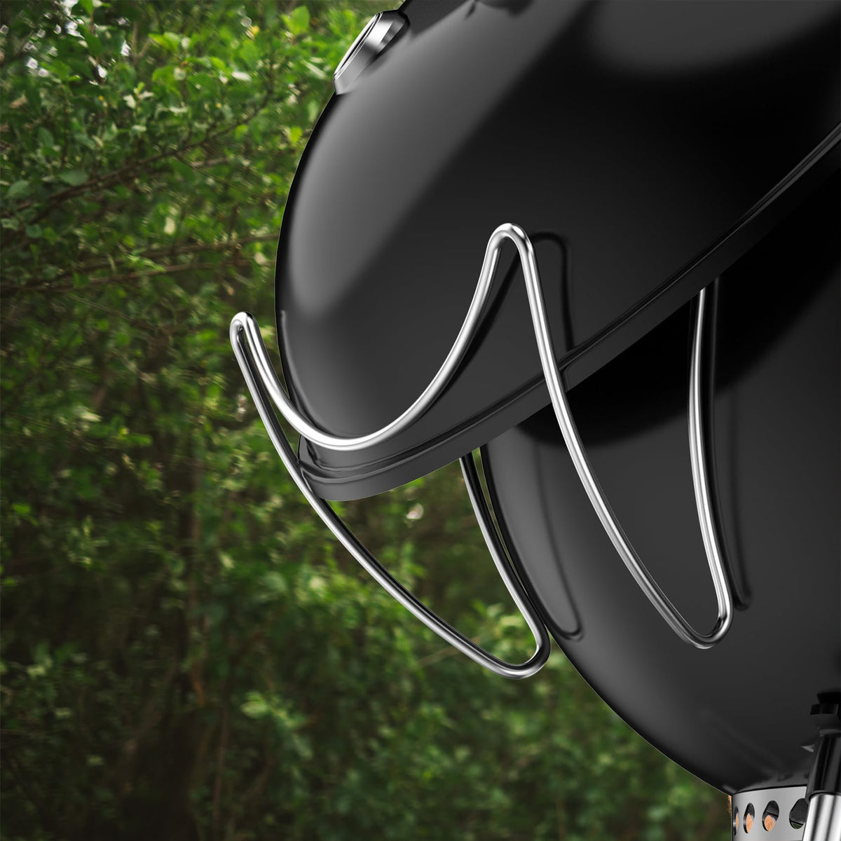 Skyflame compatibility with 18, 22, and 26 inch kettles ensures one holder fits all.