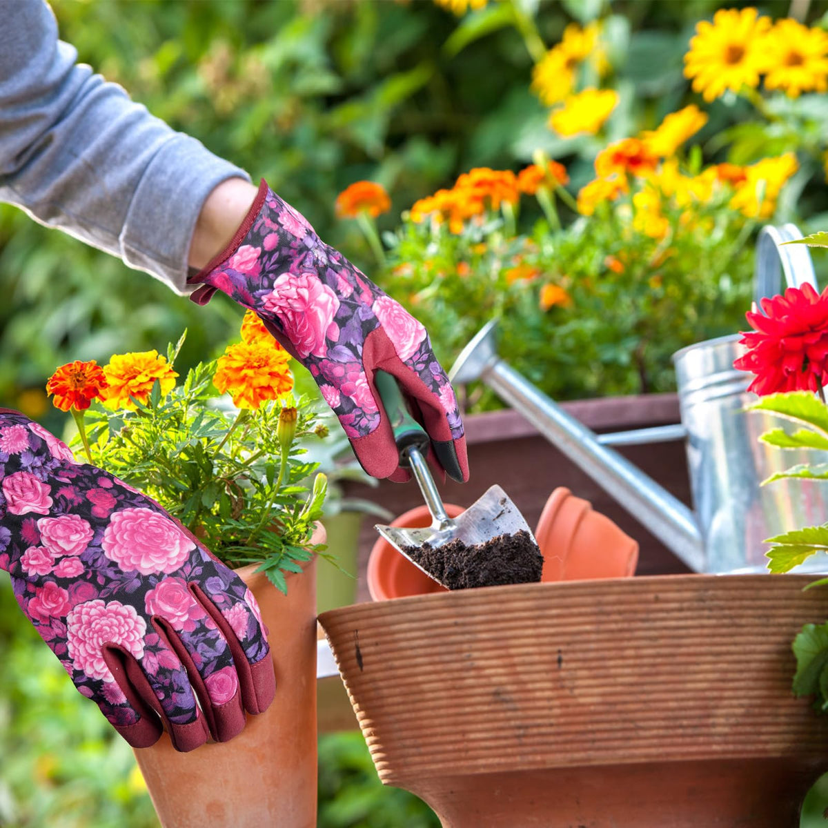 Machine washable SLARMOR gloves for easy care after muddy gardening sessions