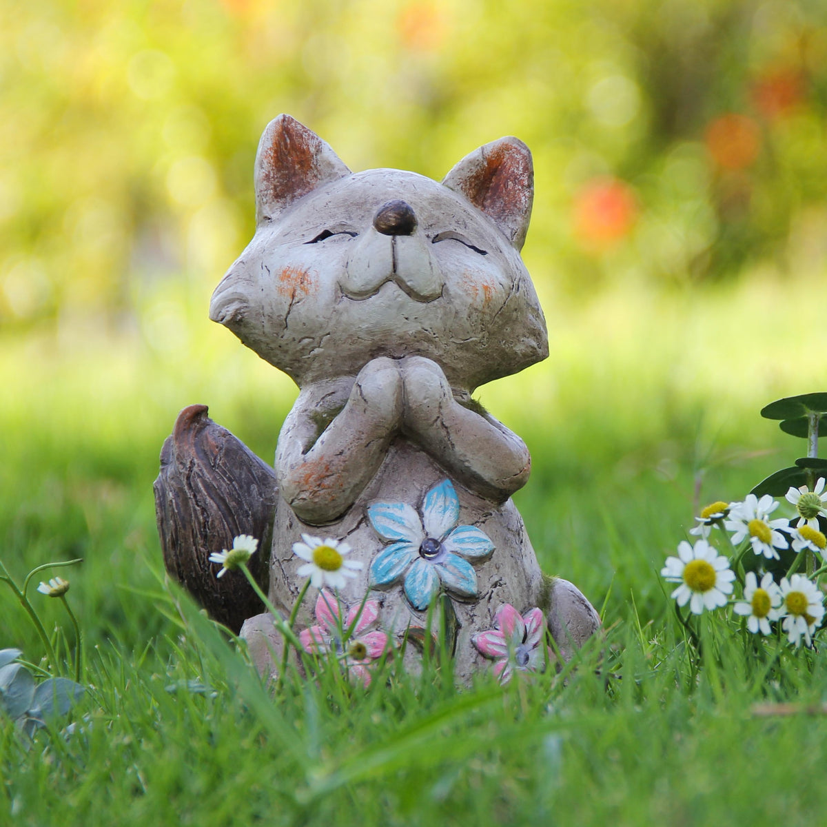 Smadeer Fox garden centrepiece for yard creates a subtle focal point.