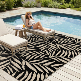 Smiry Outdoor Rug 5x8 with UV protection preserves color on sunlit patios and decks
