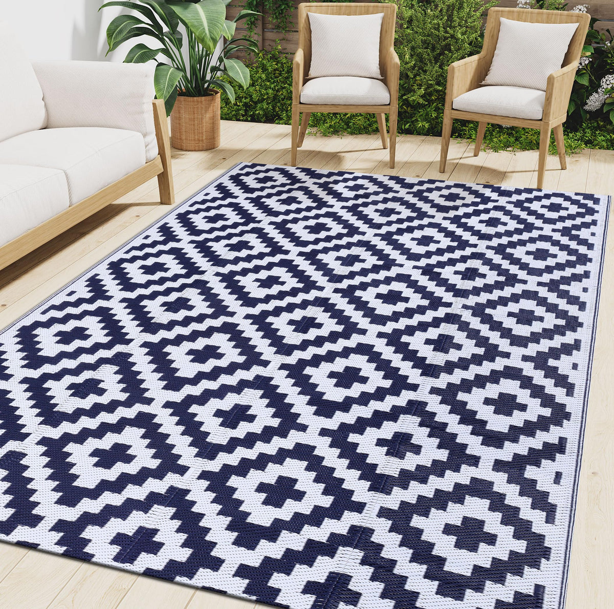 Smiry waterproof outdoor rug 4x6 ft ideal for patios with easy hose-down cleaning