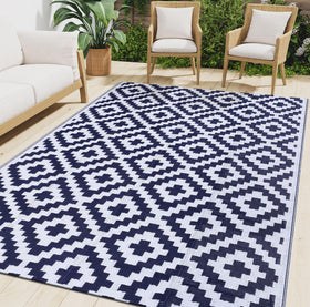 Smiry waterproof outdoor rug 4x6 ft ideal for patios with easy hose-down cleaning