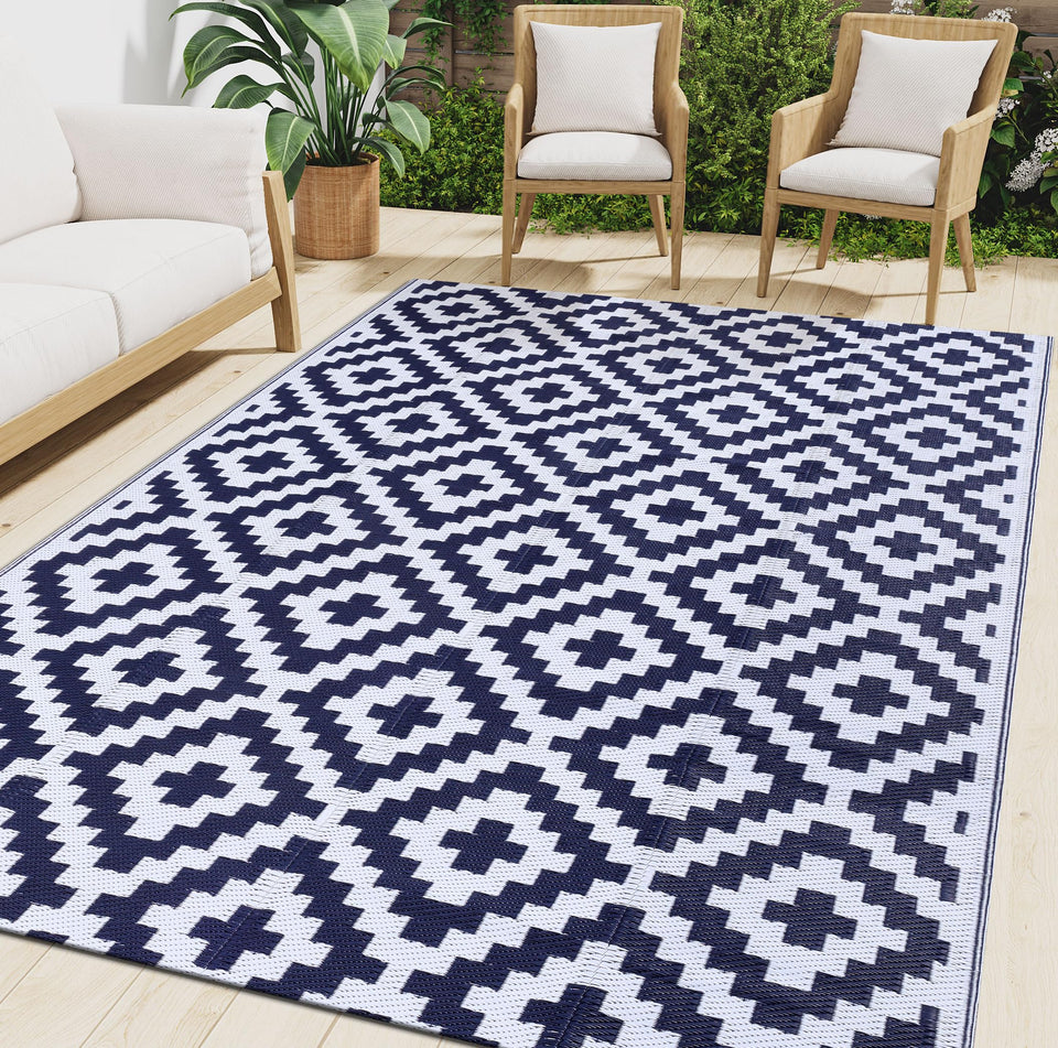Smiry waterproof outdoor rug 4x6 ft ideal for patios with easy hose-down cleaning