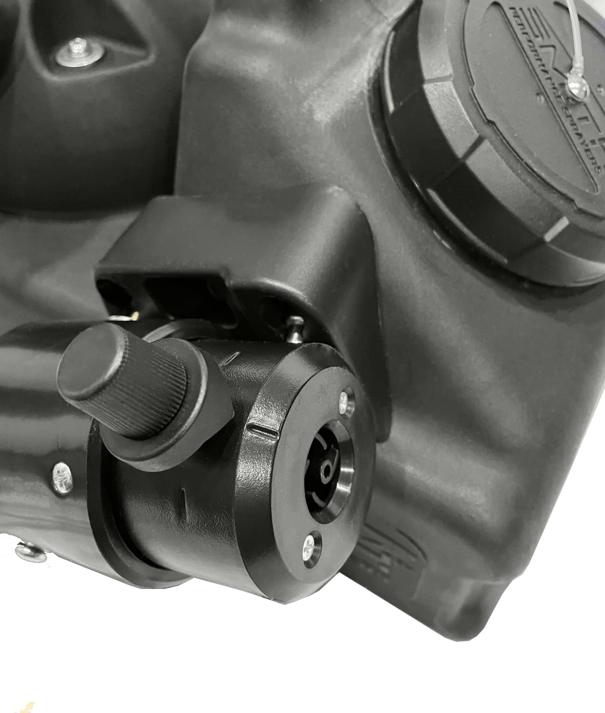 Smith ULV17 900W motor driving a strong airstream for consistent output.
