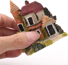 Smowfes resin houses withstand weather, great for patios and balconies.