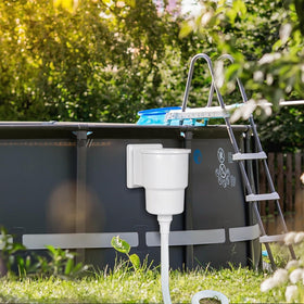 SNMUMU grey skimmer complements outdoor pool aesthetics and durability.