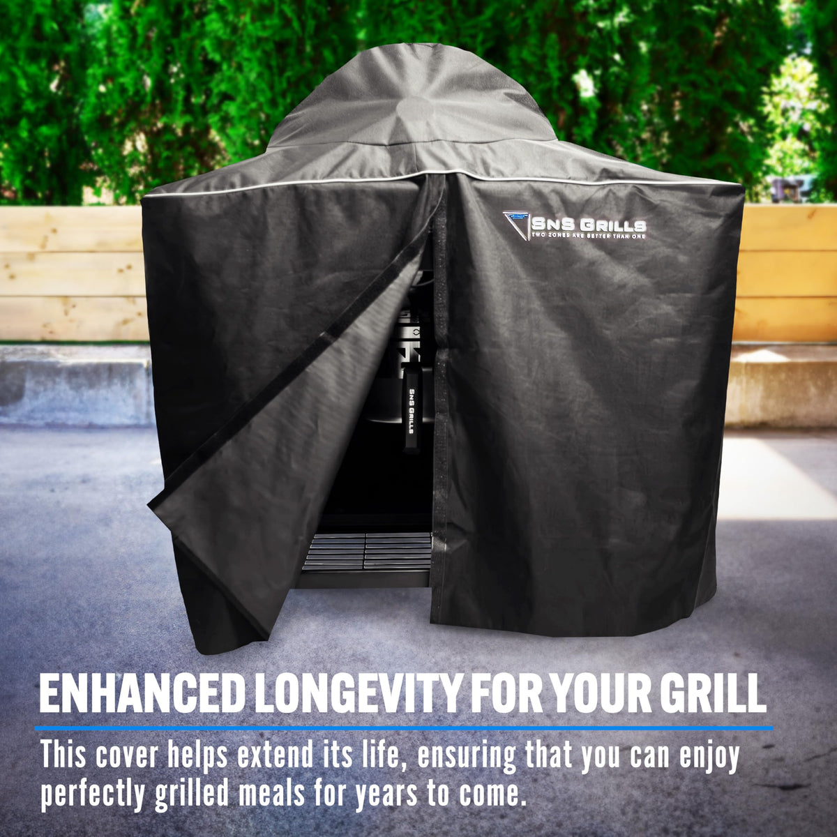 Slow 'N Sear MasterKettle cover protects the grill from dust, moisture, and sunlight.