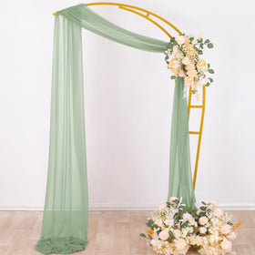 Socomi arch drape on altar adds romantic flow for outdoor weddings