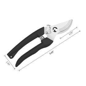 SoftSense rust-resistant-handle shows durability during long pruning tasks.