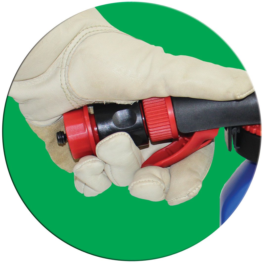 SOLO 405-HE adjustable-dispense enables precise watering and treatment.
