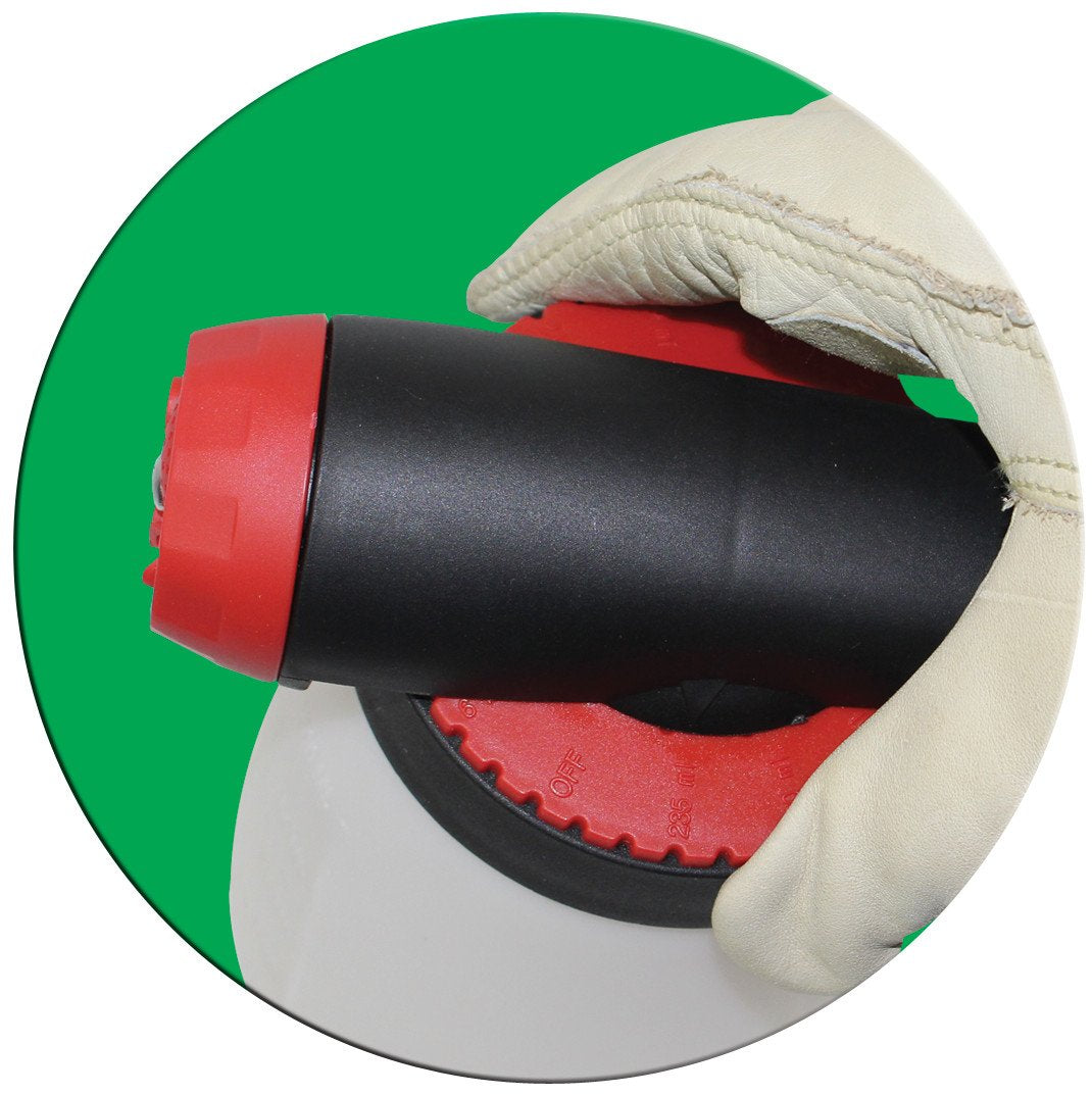 SOLO 405-HE hose-end assembly keeps setup clean and ready.