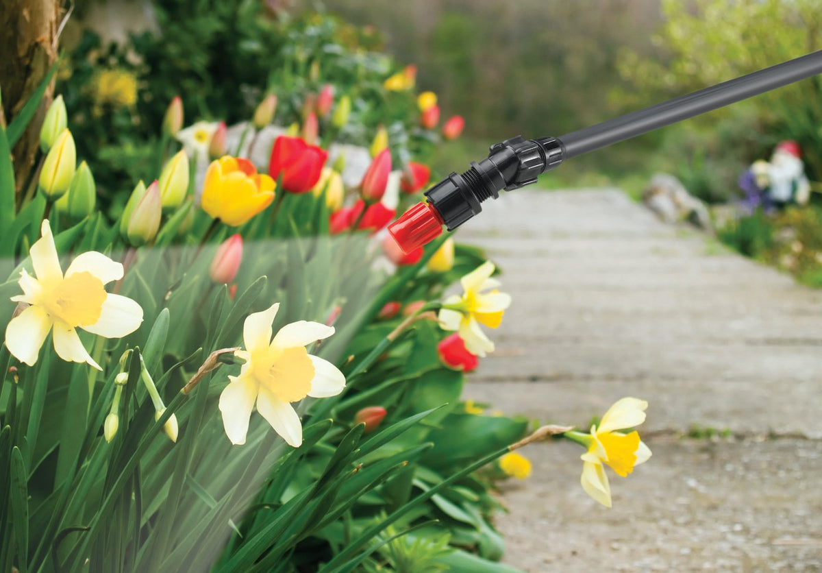 SOLO 430-1G sprayer in use in garden or yard.
