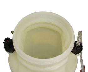 SOLO 456 sprayer shows a secure shut-off valve with lock option
