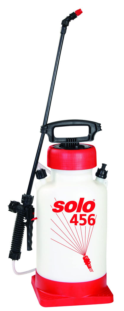 SOLO 456 sprayer with tank opening for easy filling and cleaning in the field